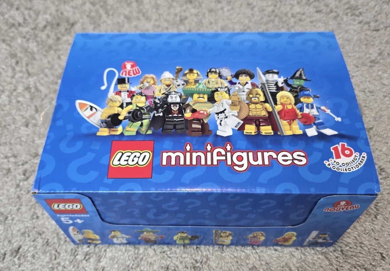 Lego Minifigures Series 2 Box Case of 60 Sealed Minifigures 8684